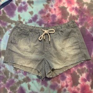 Aerie pull on railroad stripe shorts